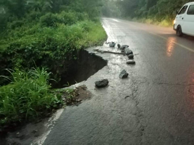 Reportan conductores socavón en carretera Ruiz-San Pedro Ixcatán