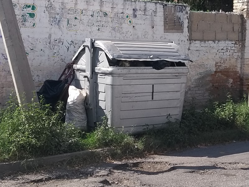 Reportan contenedores repletos de basura