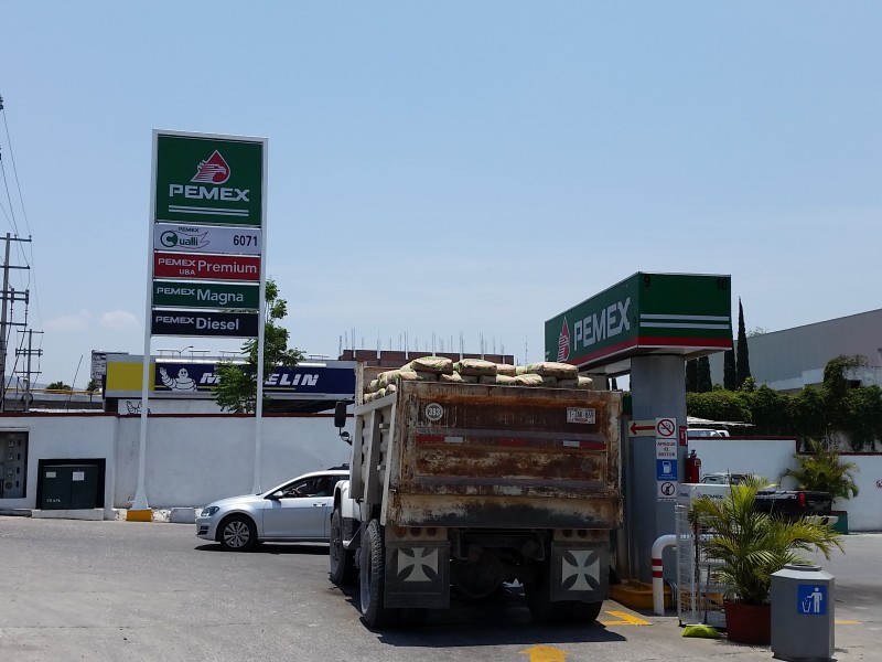 Reportan desabasto de gasolina premium en Chilpancingo