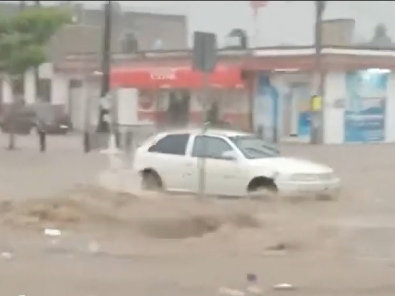 Reportan desbordamiento del canal de La Cantera