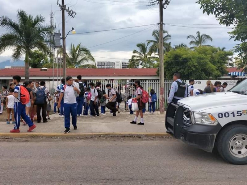 Reportan en San Blas 6 escuelas dañadas por sismo