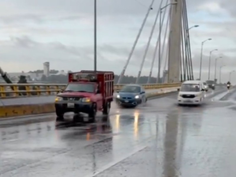 Reportan encharcamientos tras intensa lluvia en distintos puntos de Puebla