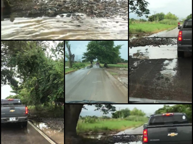 Reportan encharcamientos y destrucción de tramo carretero Las Varas-Zacualpan