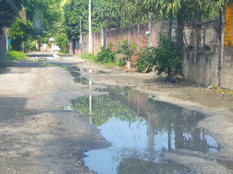 Reportan escurrimiento de aguas negras