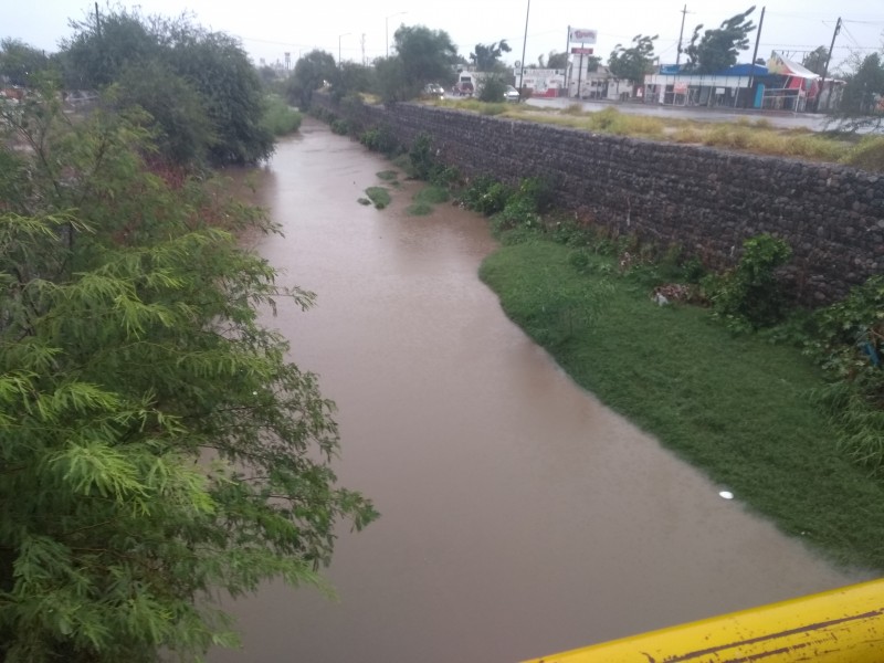 Reportan fuerte lluvia en norte de Hermosillo