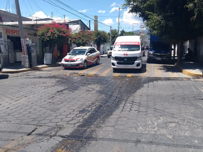 Reportan fuga de agua ennla 3 oriente