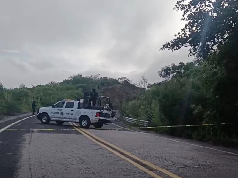 Reportan hallazgo de dos cuerpos en libramiento a Tixtla
