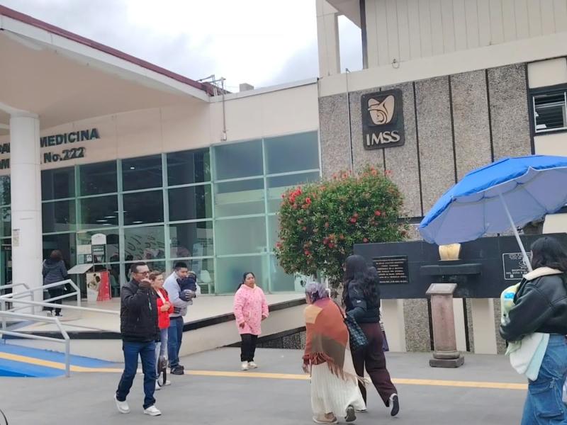 Reportan información limitada sobre vacunas en unidades del IMSS en Toluca