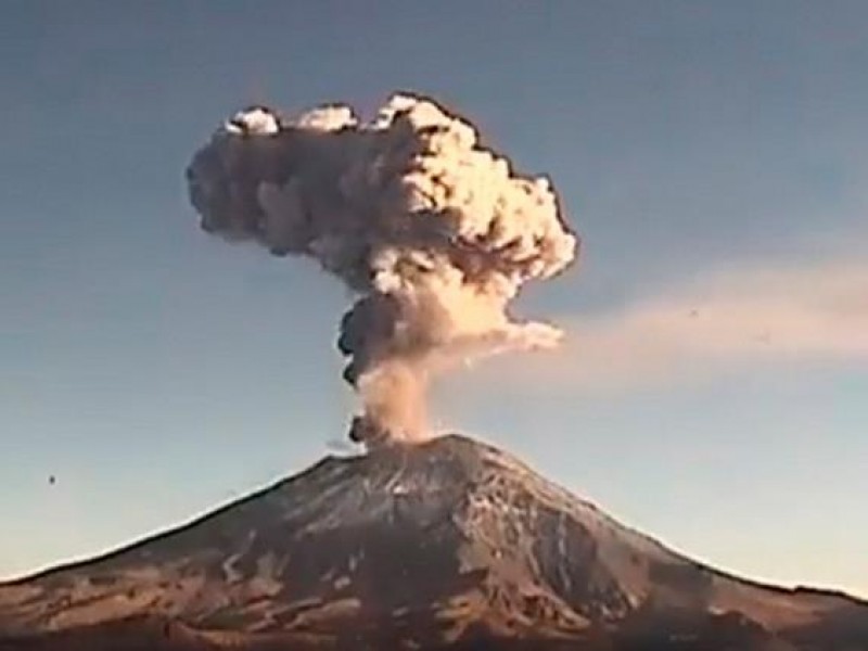 Reportan moderada actividad del volcán Popocatépetl