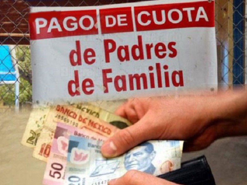 Reportan padres cobro de cuotas escolares a cambio de documentos en Tepic