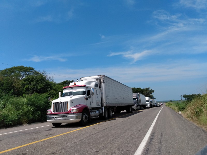 Reportan pérdidas por bloqueos carreteros