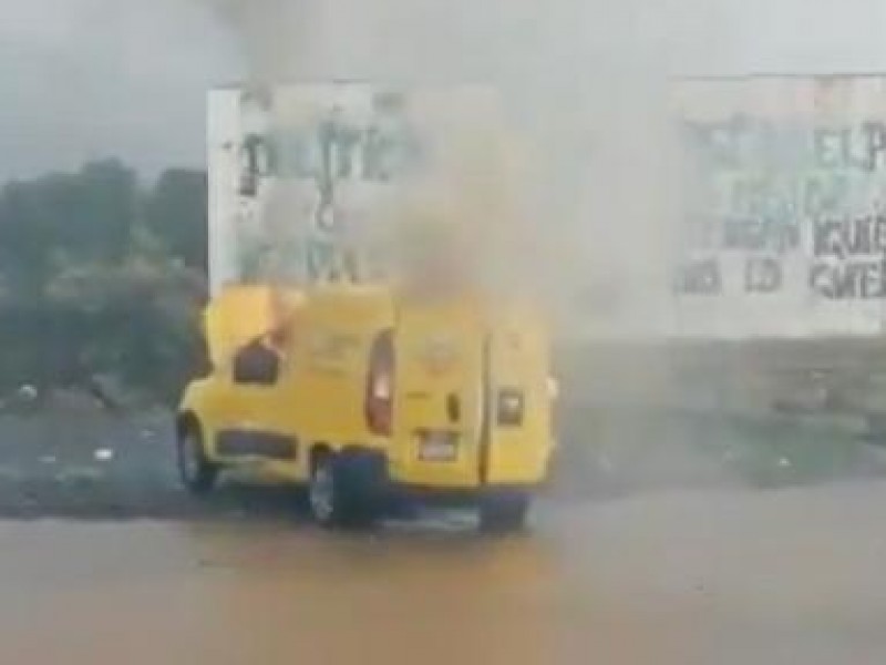 Reportan quema de vehículo repartidor en Nahuatzen