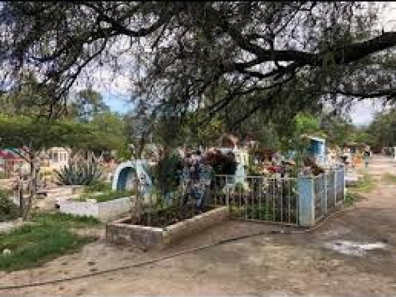 Reportan saqueo del panteón de San Lorenzo Teotipilco