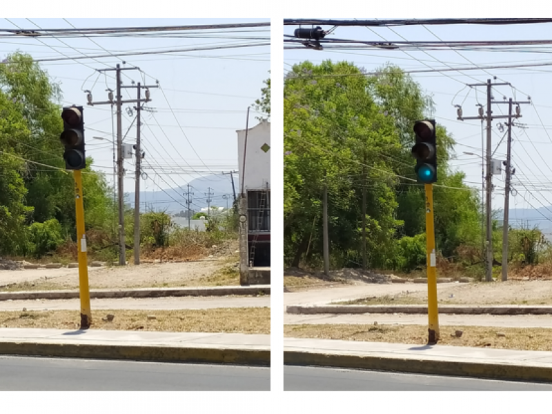 Reportan semáforo sin luz roja en Fracc. Jacarandas