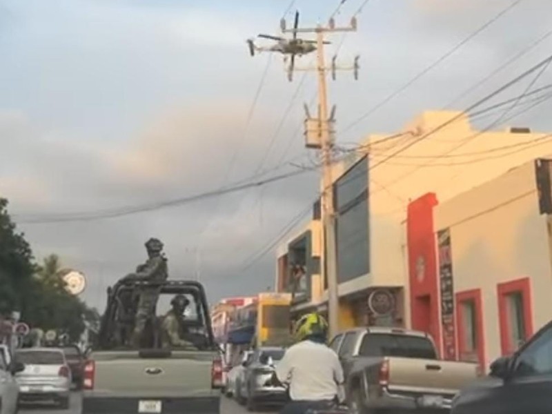 Reportan sobrevuelo de helicópteros y fuerte despliegue militar en Quilá, Culiacán