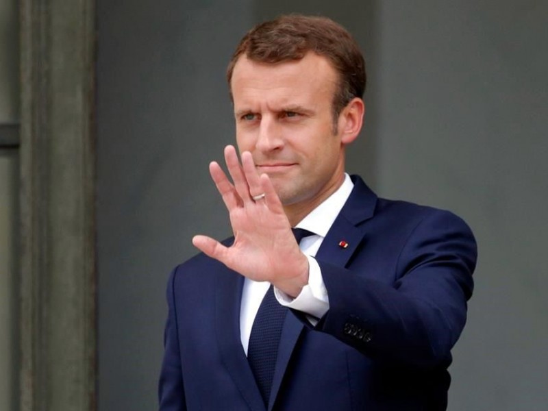 Reprochan a Macron costo de vajilla