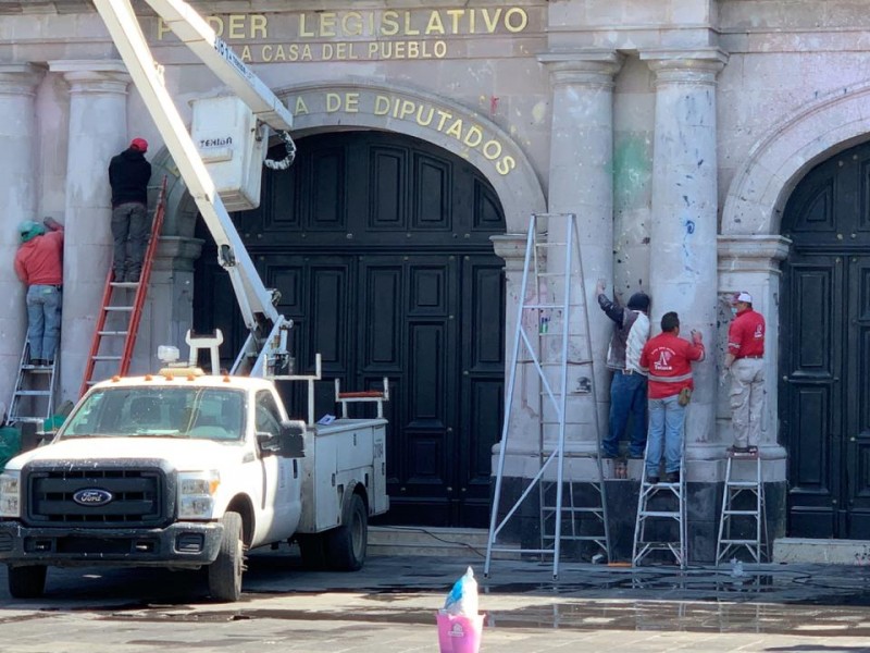 Reprueban diputados actos vandálicos en palacio legislativo