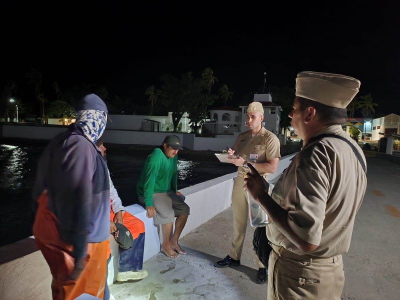 Rescata MARINA a pescadores perdidos en Islas Marías