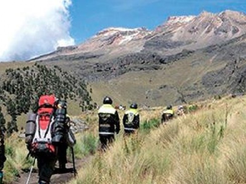 Rescatan al alpinista extraviado en Iztaccíhuatl