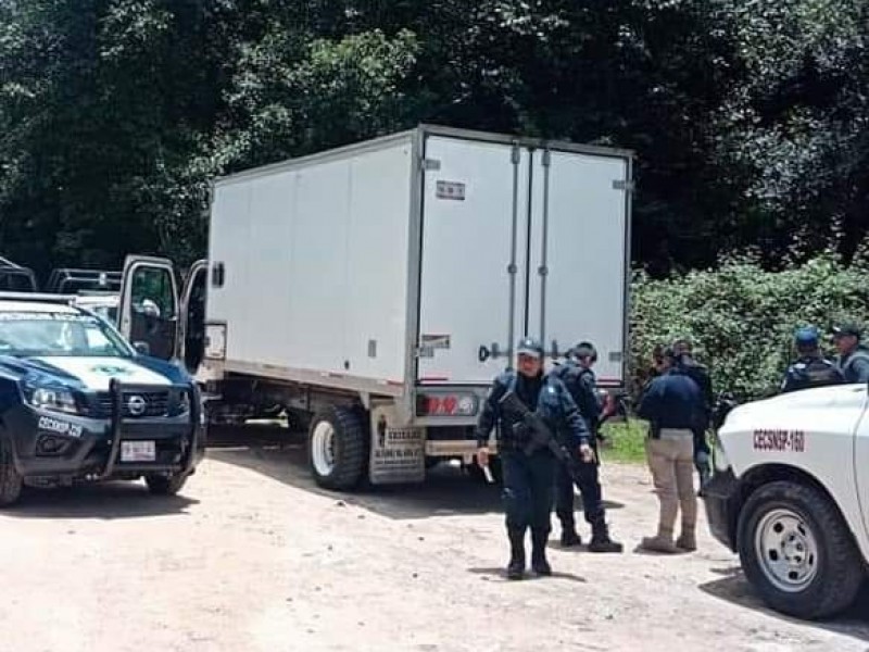 Rescatan a conductor de camión asaltado en Chignautla