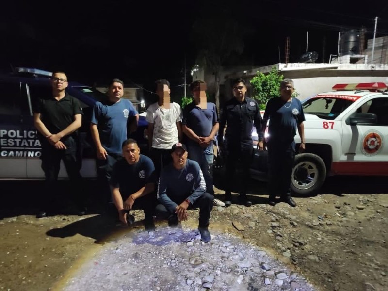 Rescatan a dos jóvenes extraviados en cerro de San Juan
