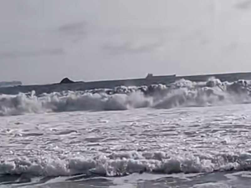 Rescatan a dos menores en riesgo de ahogamiento en El Paraíso