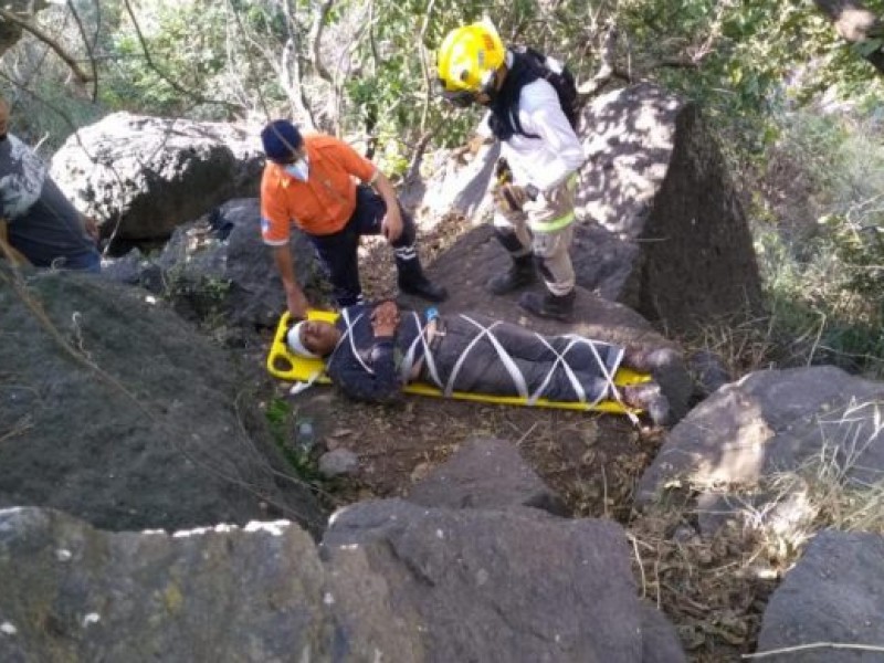 Rescatan a hombre accidentado en la Barranca de Huentitán