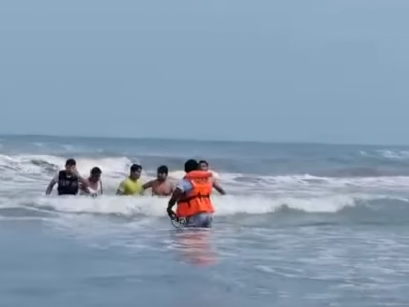 Rescatan a menores a punto de ahogarse en Tamiahua