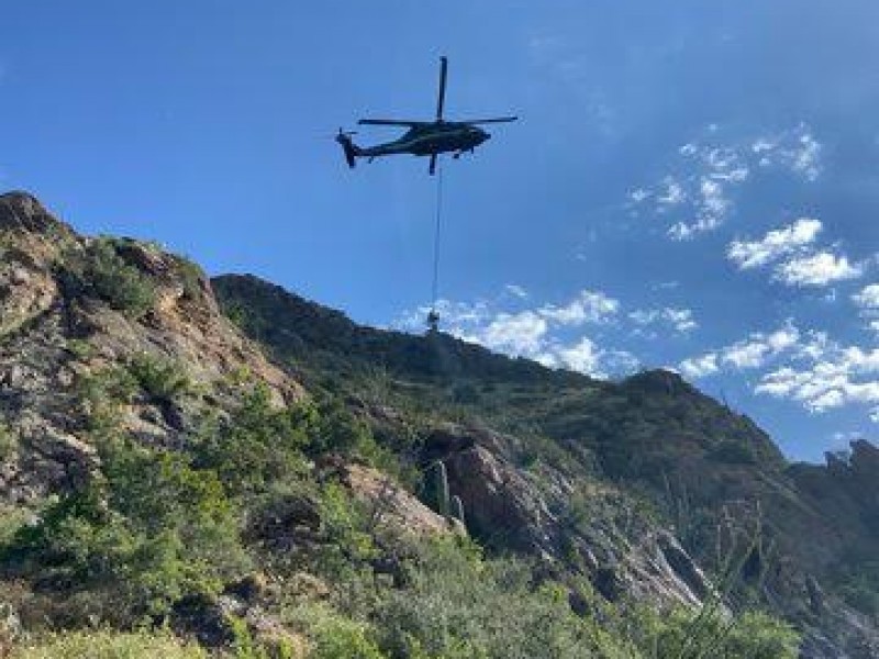 Rescatan a migrante guatemalteco de las montañas