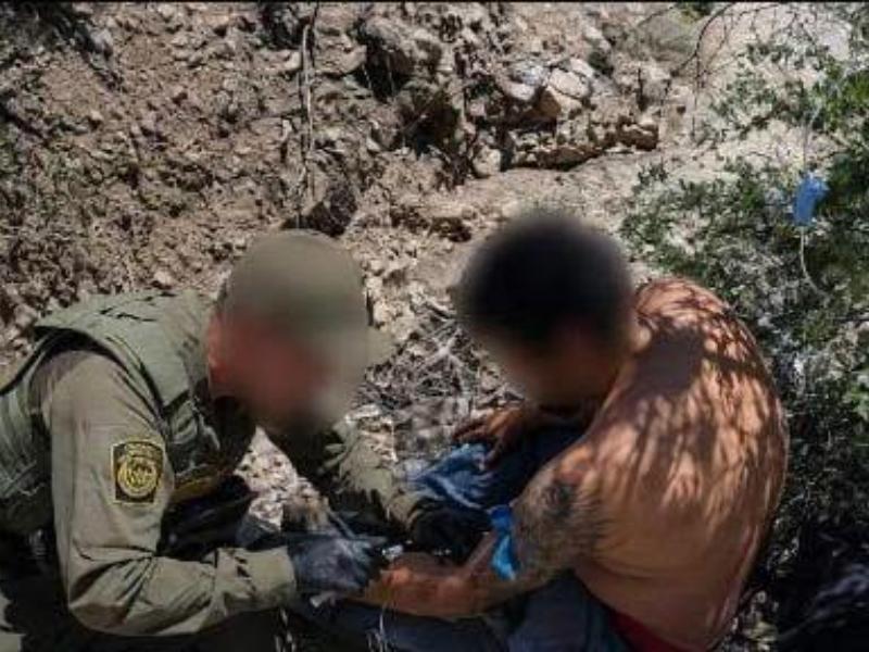 Rescatan a migrantes guatemaltecos presuntamente abandonados en el desierto de Arizona