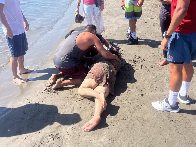 Rescatan a mujer de 63 años de ahogarse en playa de Veracruz