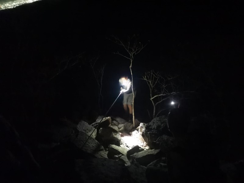 Rescatan a senderistas en el cerro de la Leona, Mojolo