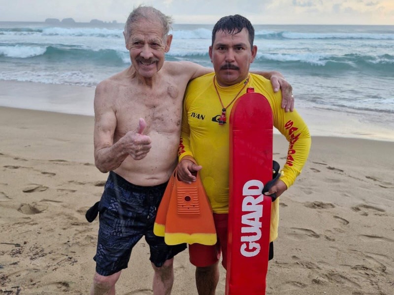 Rescatan a turista a punto de ahogarse en playa Blanca