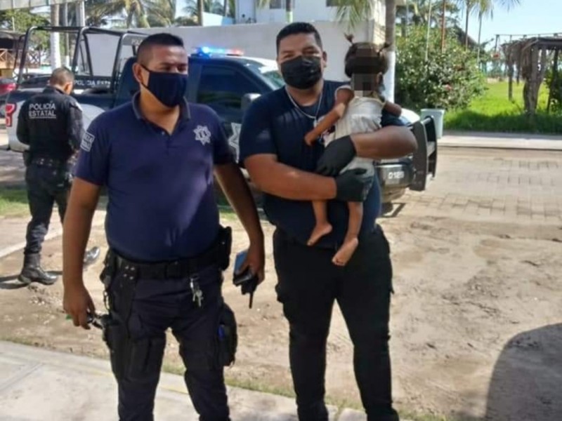 Rescatan bebé deshidrtada y sola en playa de San Blas