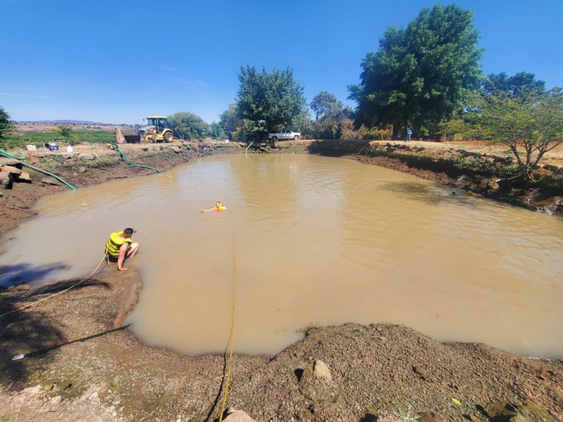 Rescatan cuerpo de joven en Ayotlán