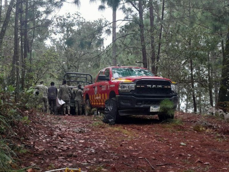 Rescatan cuerpos tras desplome de helicóptero de la CFE
