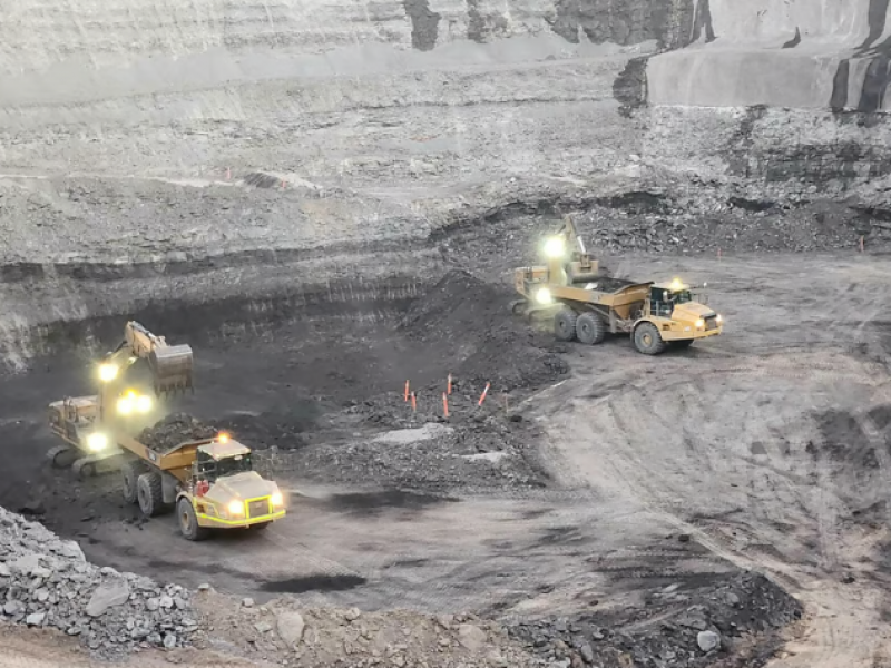 Rescatan dos cuerpos de mineros atrapados en El Pinabete