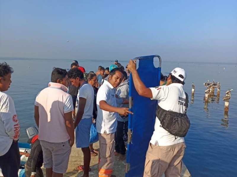 Rescatan dos pescadores, dos más son encontrados sin vida