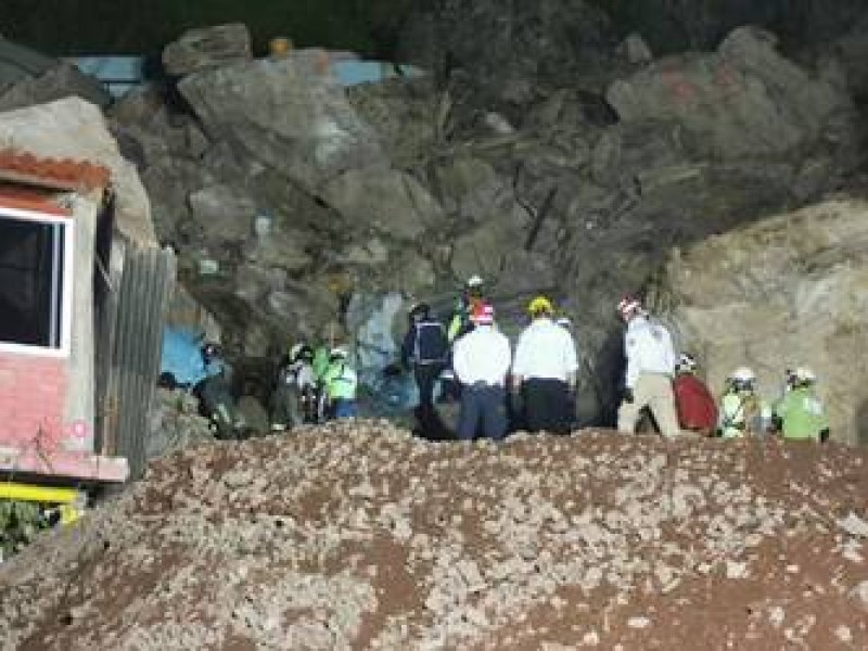 Rescatan los cuerpos de Paola y Dylan en el Chiquihuite