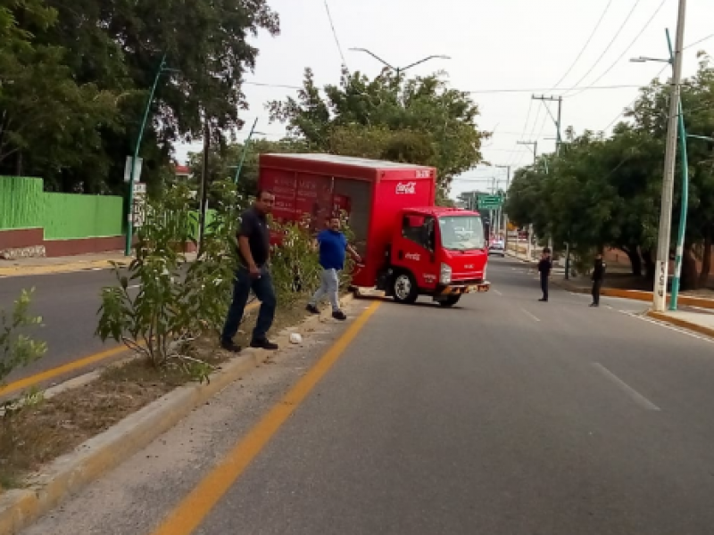 Rescatan unidades retenidas por normalistas