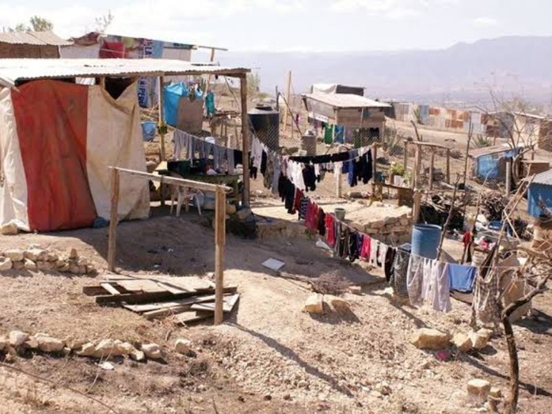 Resguarda DIF a familia de Zaachila por pobreza extrema