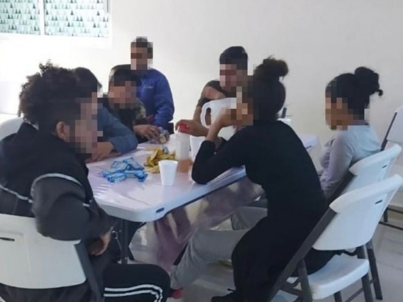 Resguardan a 13 migrantes y detienen a 2 en Coatzacoalcos