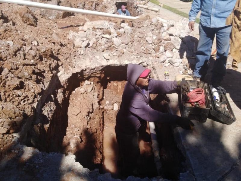 Restablecen agua potable en Colinas del Padre yPicones