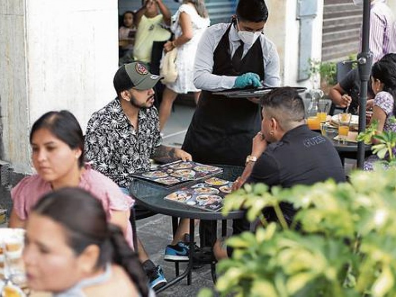 Restauranteros estiman reservaciones al 50% en Día del Padre