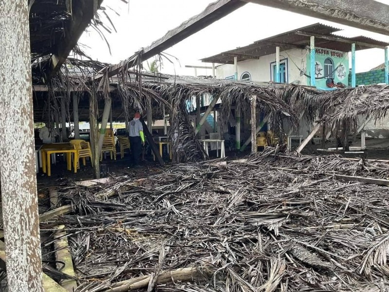 Restaurantes costeros resultaron afectados por huracanes y tormentas