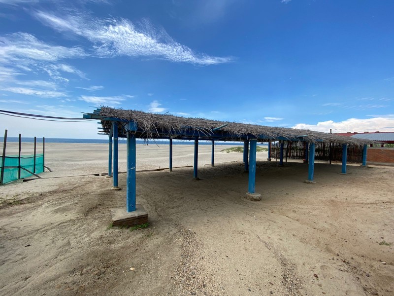 Restaurantes en Playa Azul sin notificación aún de semáforo rojo