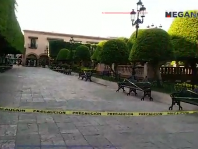 Restringen uso de bancas en Zona Peatonal.