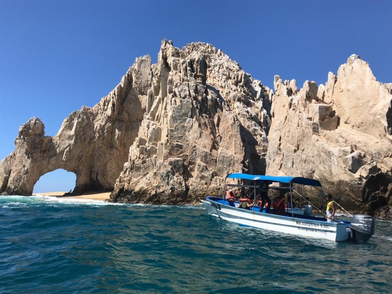 Restringen visitar la  playa del Arco