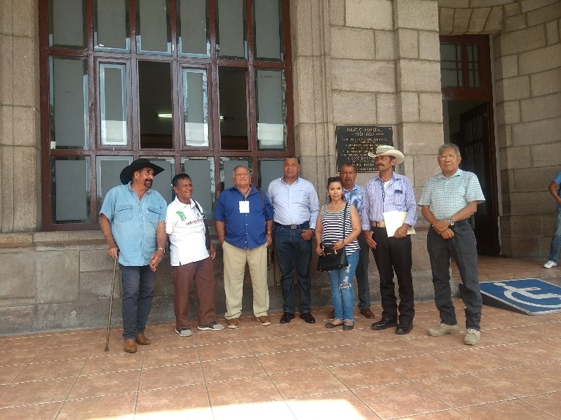 Restutiyen derechos a policias jubilados.