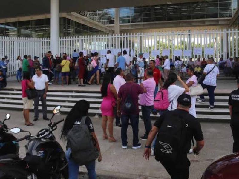 Resuelven a favor de docentes de USEBEQ defraudados